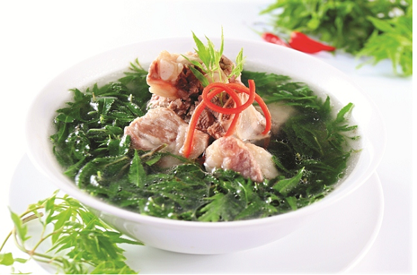 Bạn có thể dùng lá đinh lăng để nấu canh - tác dụng của cây đinh lăng